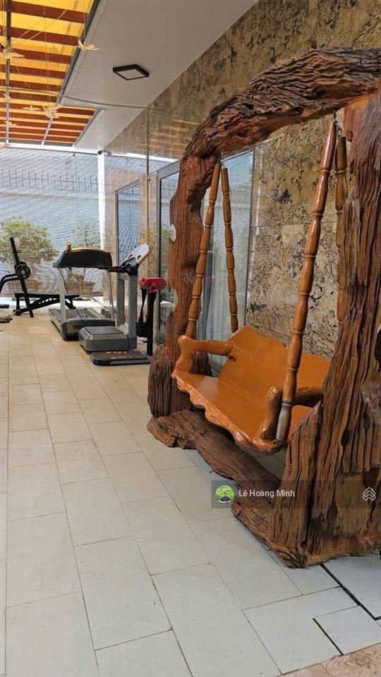 Biệt thự đẳng cấp 1000m2 3 tầng có sân vườn hồ bơi lớn đường lê thị riêng