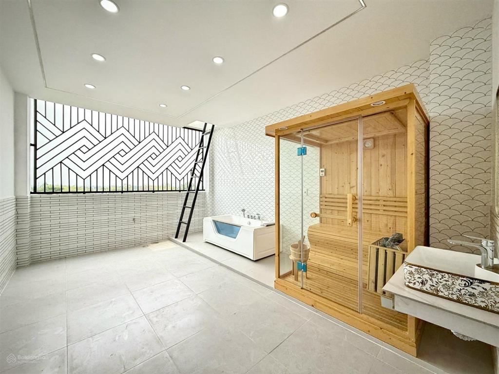 Siêu phẩm 4m x 21m, 4 tầng có thang máy hẻm nhựa 8m thông lê thị riêng