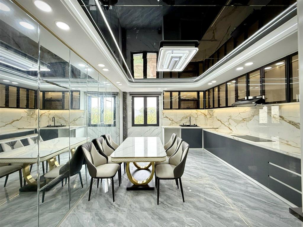 Siêu phẩm 4m x 21m, 4 tầng có thang máy hẻm nhựa 8m thông lê thị riêng