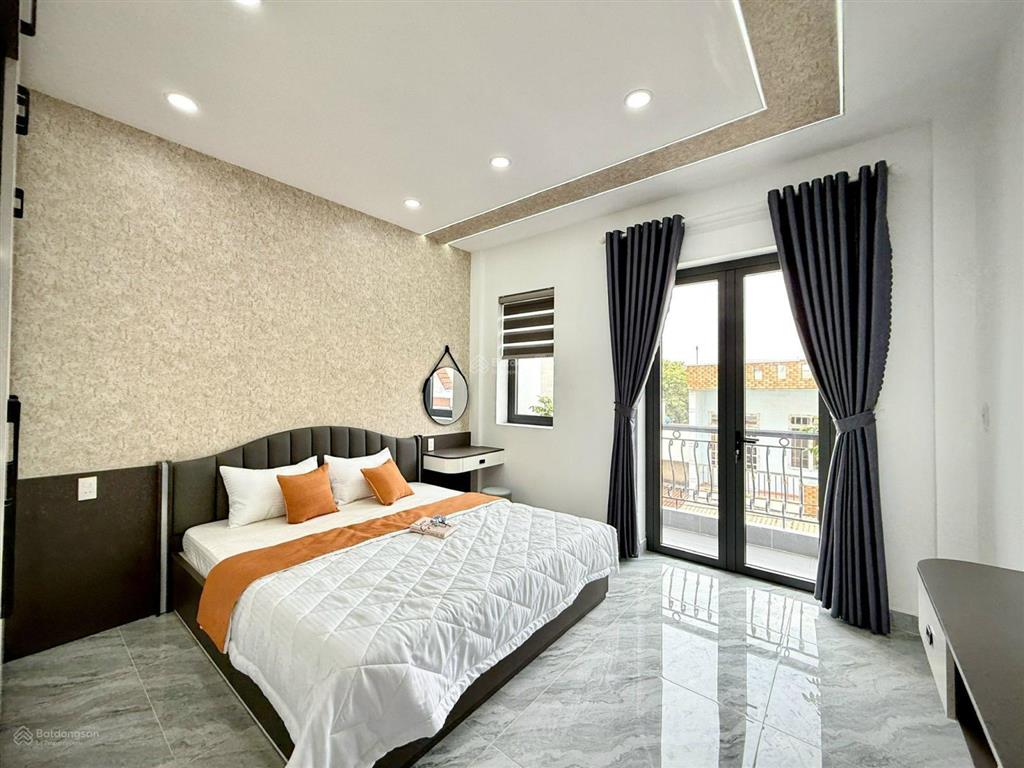 Siêu phẩm 4m x 21m, 4 tầng có thang máy hẻm nhựa 8m thông lê thị riêng