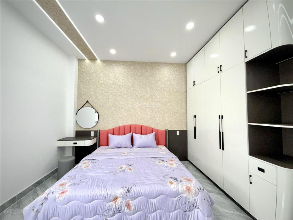 Siêu phẩm 4m x 21m, 4 tầng có thang máy hẻm nhựa 8m thông lê thị riêng