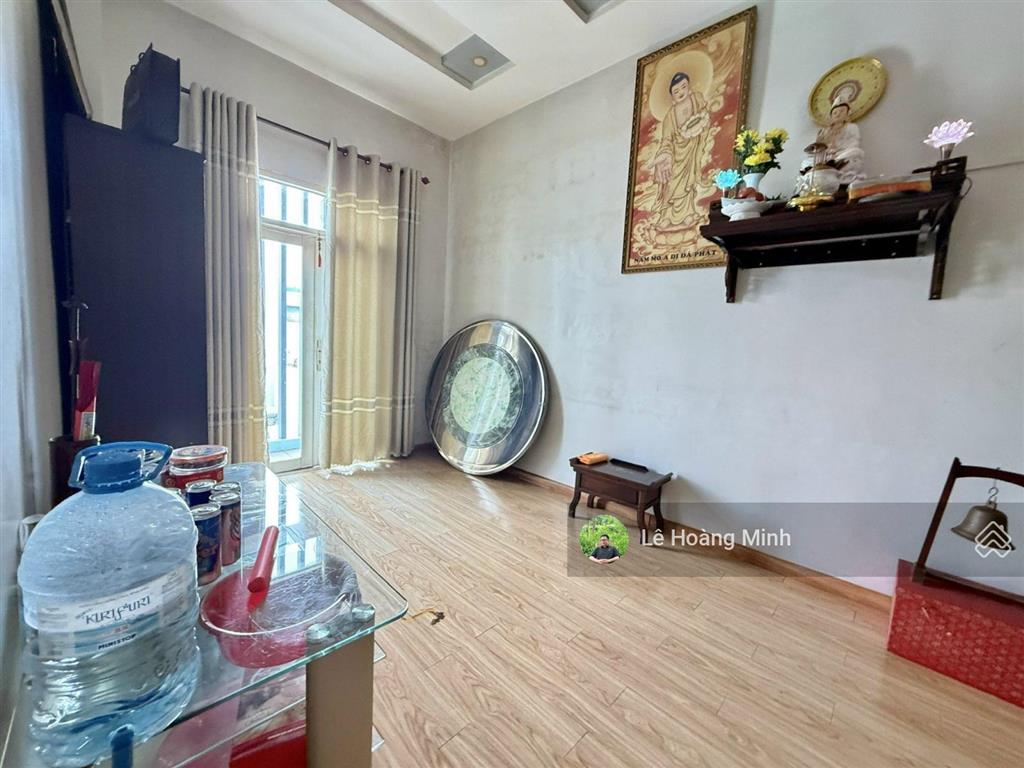 Tòa nhà 5 tầng 10m x 25m. có thang máy mặt tiền đường hiệp thành 06. đoạn gần chợ hiệp thành