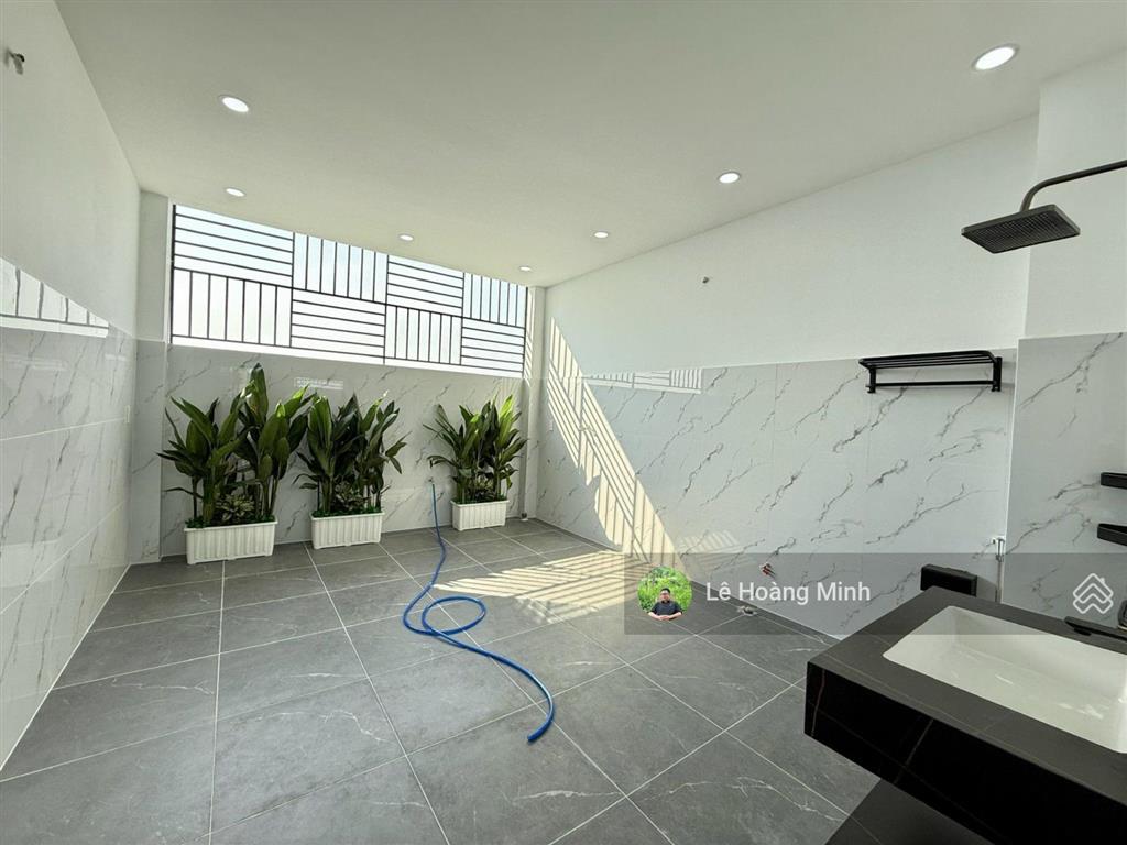 Siêu phẩm 5m x 15m. 4 tầng có thang máy hẻm nhựa 6m đường lê thị riêng. gần nhà máy bia tiger