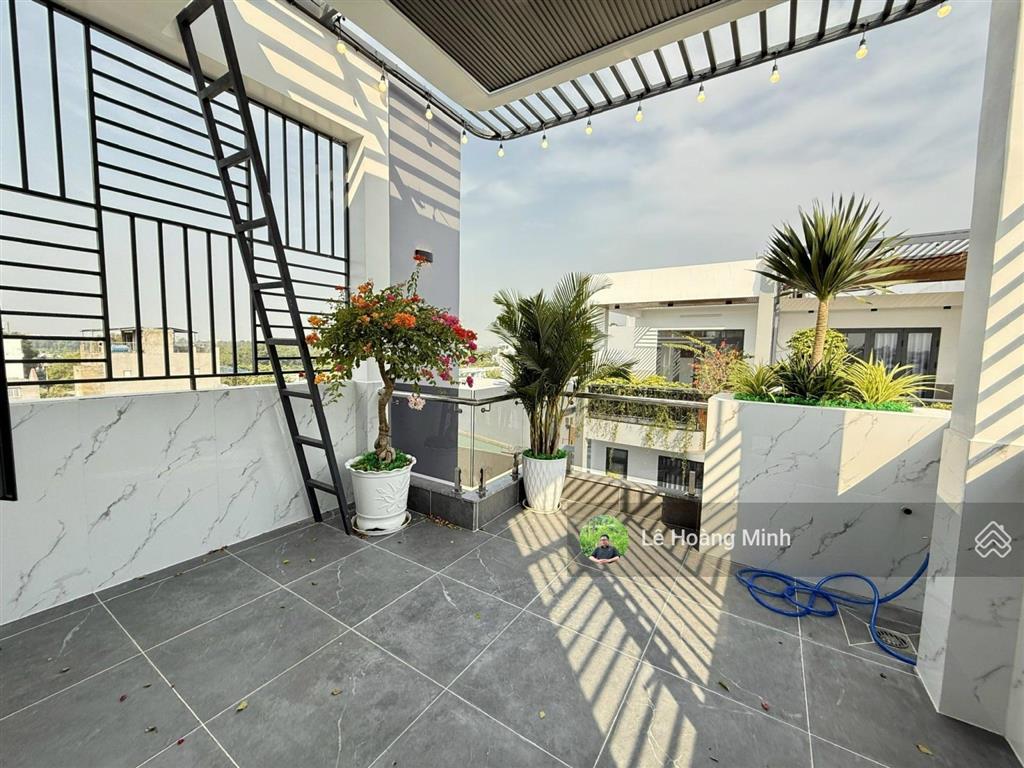 Siêu phẩm 5m x 15m. 4 tầng có thang máy hẻm nhựa 6m đường lê thị riêng. gần nhà máy bia tiger