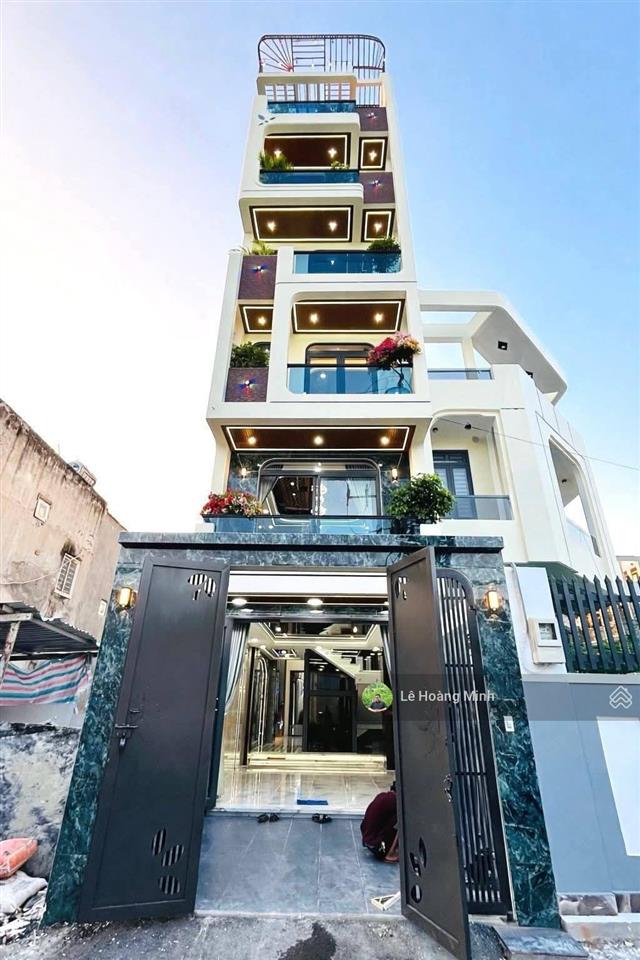 Siêu phẩm 4m x 20m. 5 tầng có thang máy. phòng karaoke 1/ hẻm 7m thông thạnh lộc 27