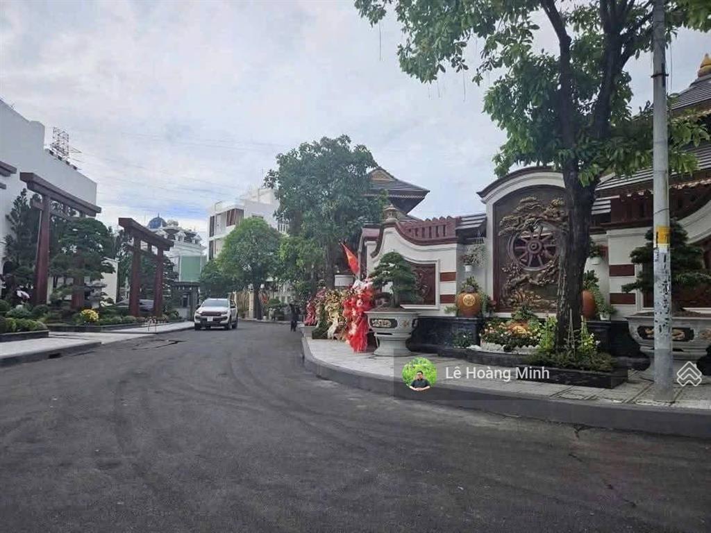Biệt thự đẹp 255m2 4 tầng có thang máy view sông góc 2mt đường 25m khu biệt thự phú nhuận. q12
