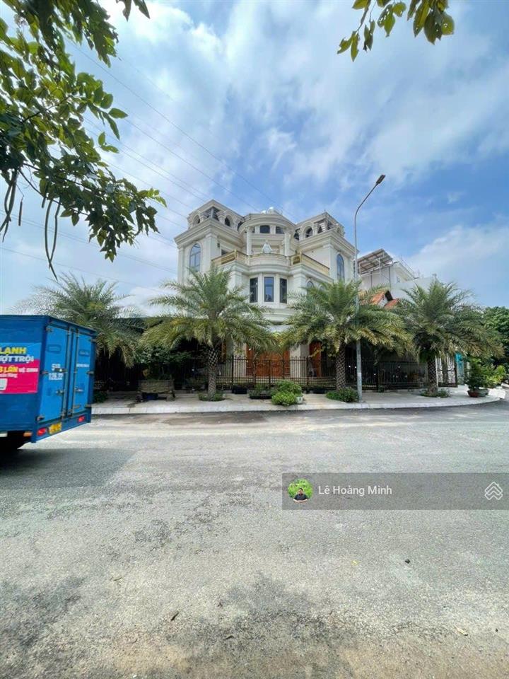 Biệt thự đẹp 255m2 4 tầng có thang máy view sông góc 2mt đường 25m khu biệt thự phú nhuận. q12