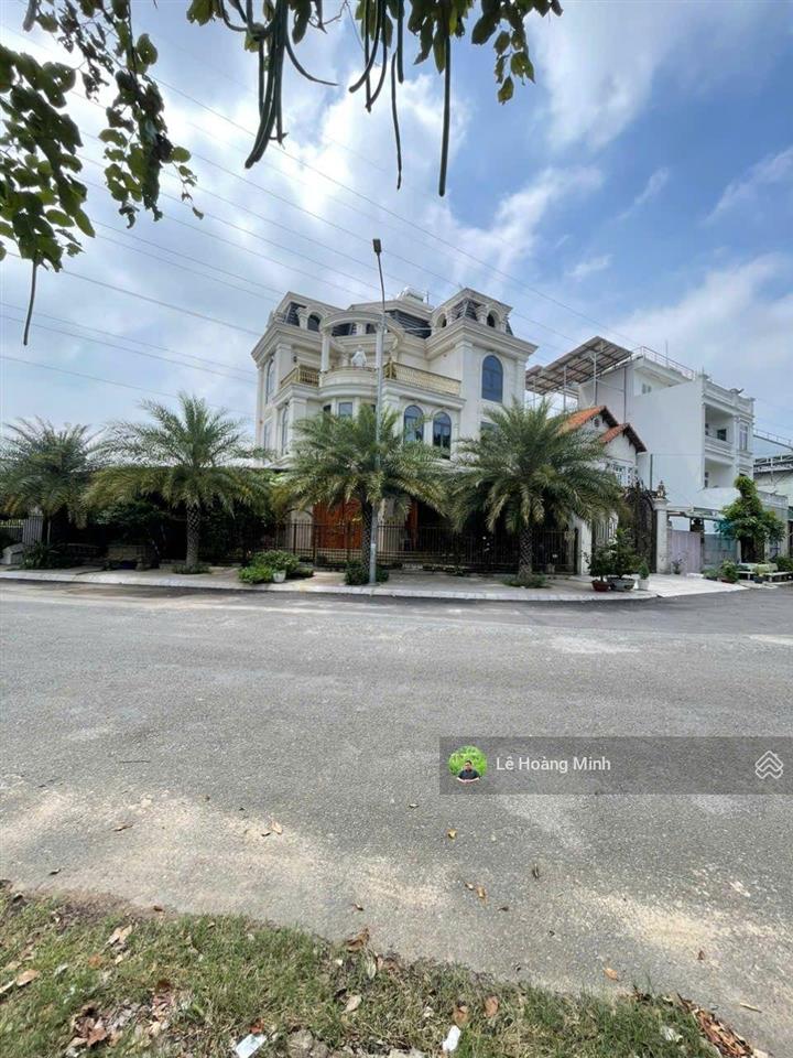 Biệt thự đẹp 255m2 4 tầng có thang máy view sông góc 2mt đường 25m khu biệt thự phú nhuận. q12