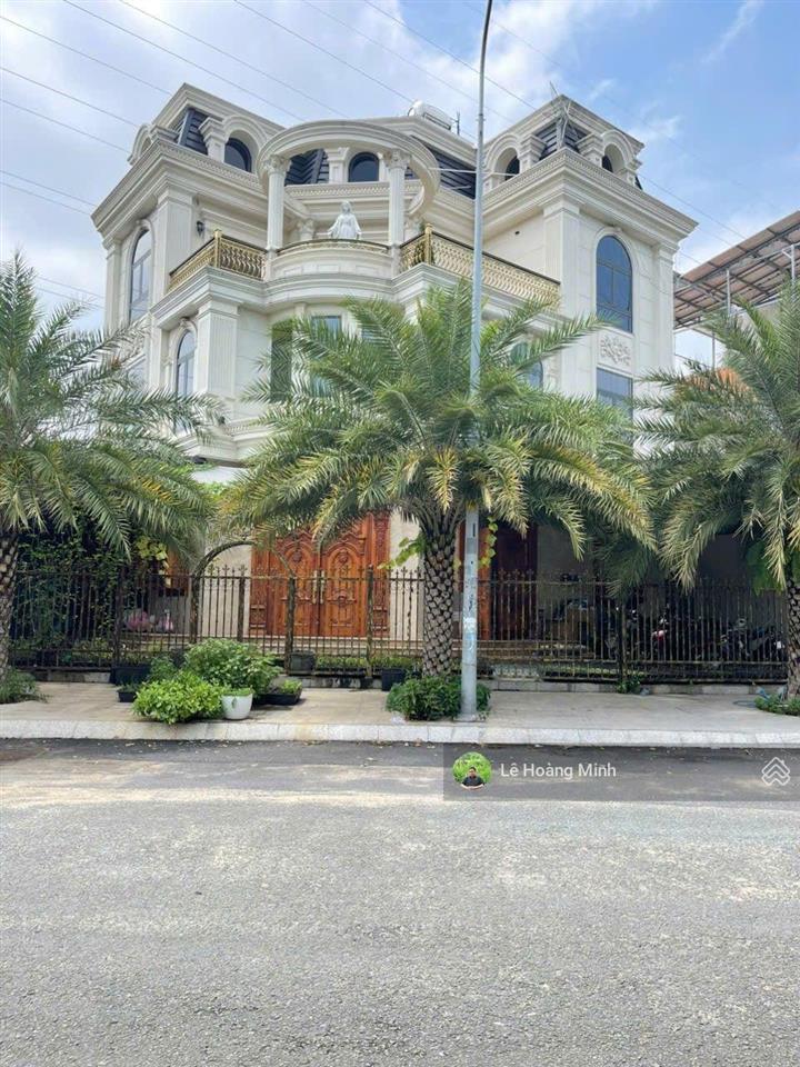 Biệt thự đẹp 255m2 4 tầng có thang máy view sông góc 2mt đường 25m khu biệt thự phú nhuận. q12