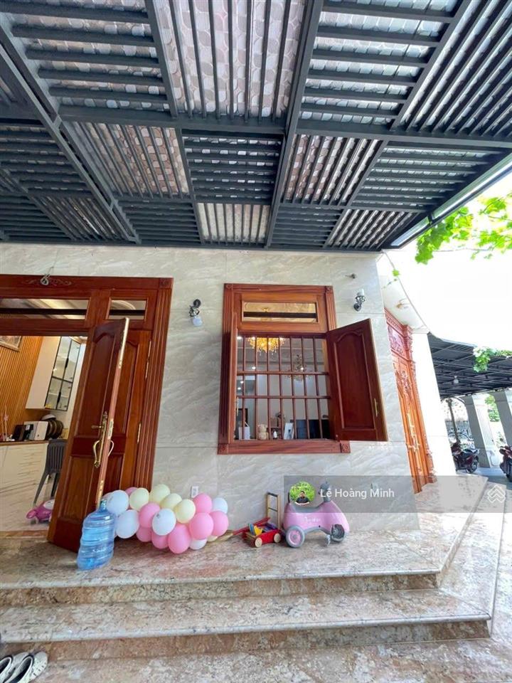 Biệt thự đẹp 255m2 4 tầng có thang máy view sông góc 2mt đường 25m khu biệt thự phú nhuận. q12