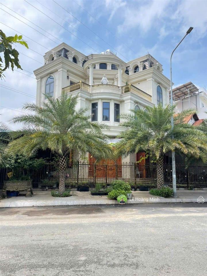 Biệt thự đẹp 255m2 4 tầng có thang máy view sông góc 2mt đường 25m khu biệt thự phú nhuận. q12