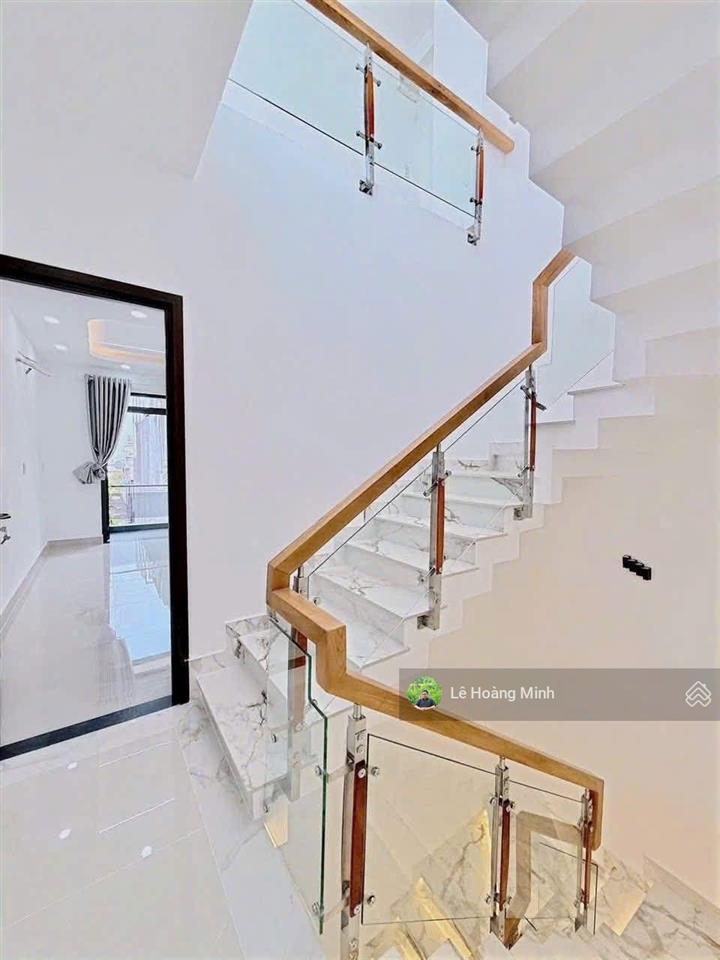 Nhà phố 3 tầng 4m x 18m. 2/ ngắn đường nguyễn thị đặng
