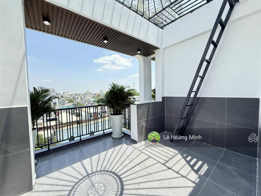 Siêu phẩm 4m x 16m. 4 tầng có thang máy và ô chờ hẻm rộng 14m. khu vip đường thới an 16