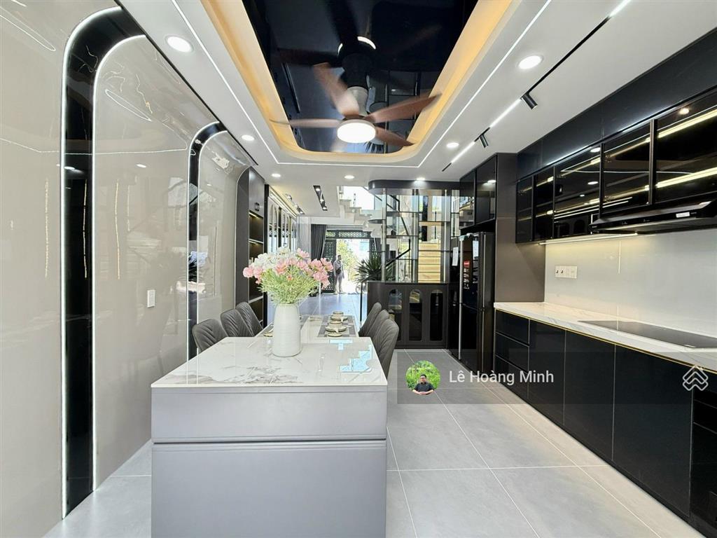 Siêu phẩm 4m x 16m. 4 tầng có thang máy và ô chờ hẻm rộng 14m. khu vip đường thới an 16