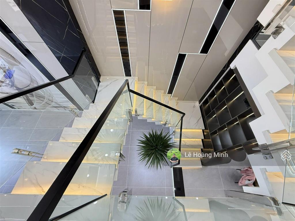 Siêu phẩm 4m x 16m. 4 tầng có thang máy và ô chờ hẻm rộng 14m. khu vip đường thới an 16