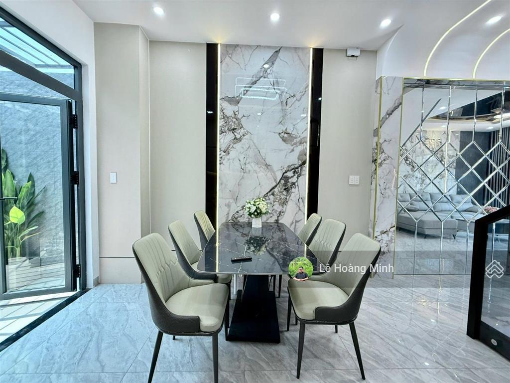 Siêu phẩm 4m x 25mn 3 tầng view sông vàm thuật hẻm 8m thông hà huy giáp