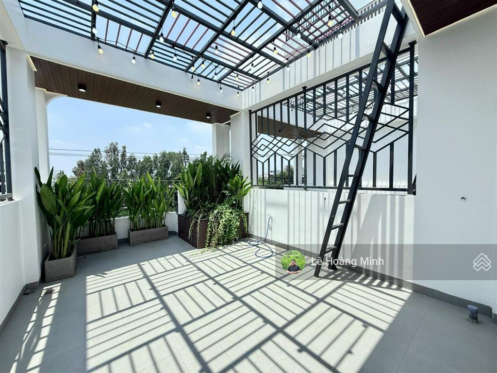 Siêu phẩm 4m x 25mn 3 tầng view sông vàm thuật hẻm 8m thông hà huy giáp