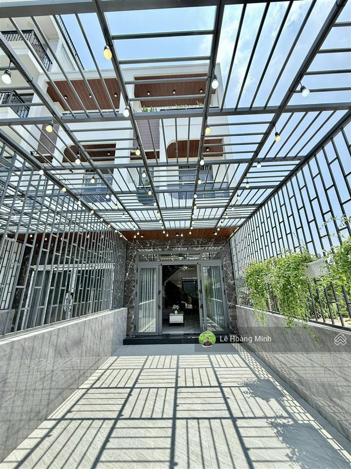 Siêu phẩm 4m x 25mn 3 tầng view sông vàm thuật hẻm 8m thông hà huy giáp