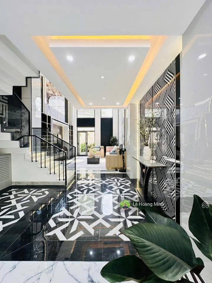 Siêu phẩm 4 tầng có thang máy và ô chờ mặt tiền nhánh đường thạnh lộc 37