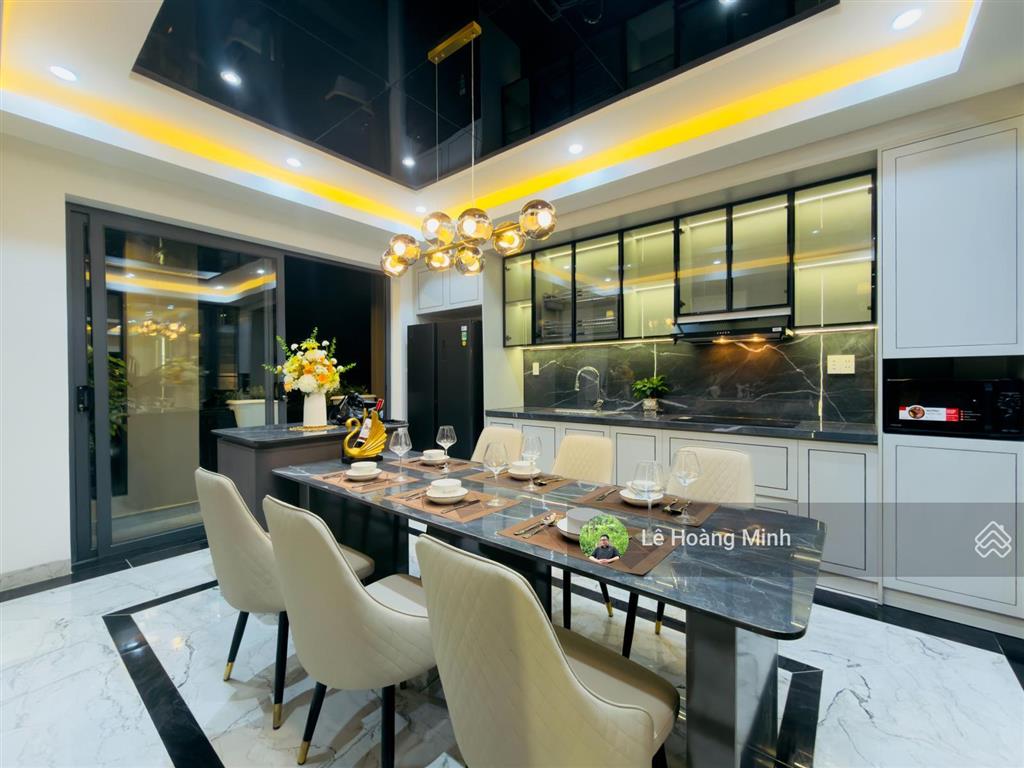 Siêu phẩm 4 tầng có thang máy và ô chờ mặt tiền nhánh đường thạnh lộc 37