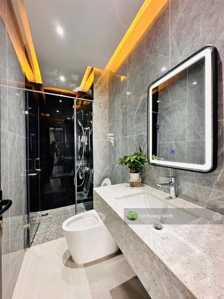 Siêu phẩm 4 tầng có thang máy và ô chờ mặt tiền nhánh đường thạnh lộc 37