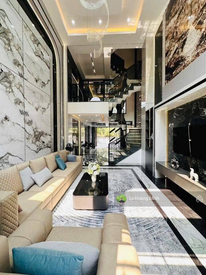 Siêu phẩm 4 tầng có thang máy và ô chờ mặt tiền nhánh đường thạnh lộc 37