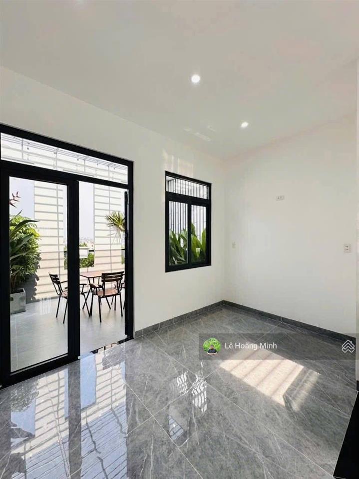 Siêu phẩm 4 tầng có thang máy và ô chờ mặt tiền nhánh đường thạnh lộc 37