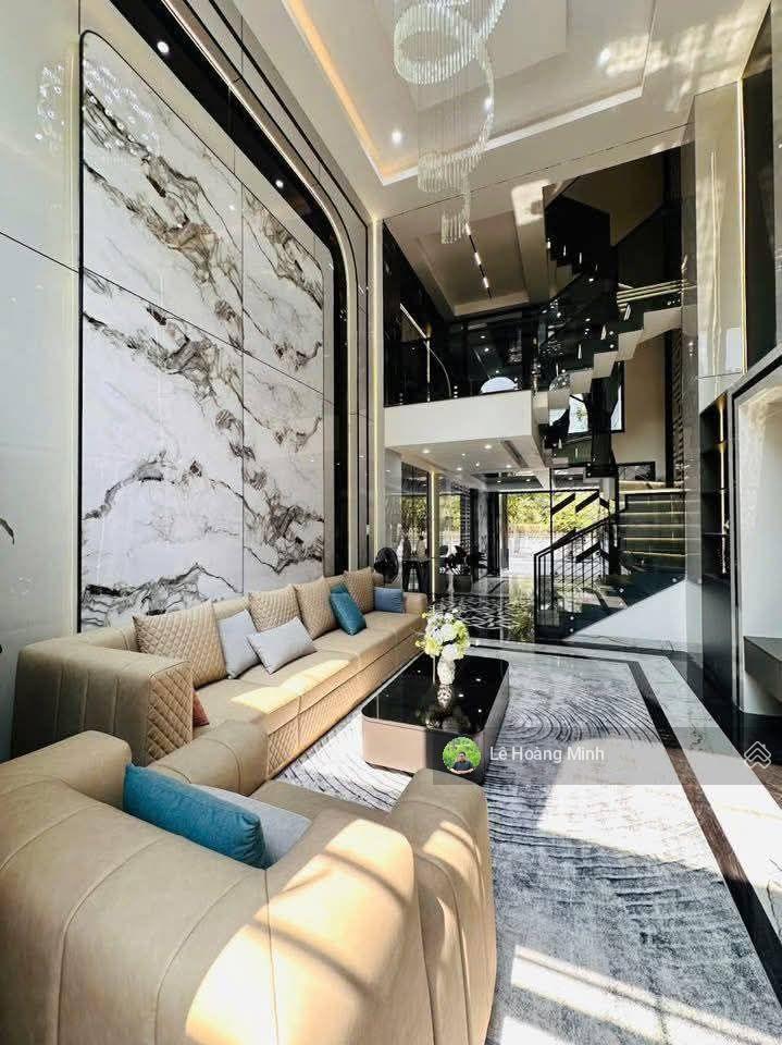 Siêu phẩm 4 tầng có thang máy và ô chờ mặt tiền nhánh đường thạnh lộc 37