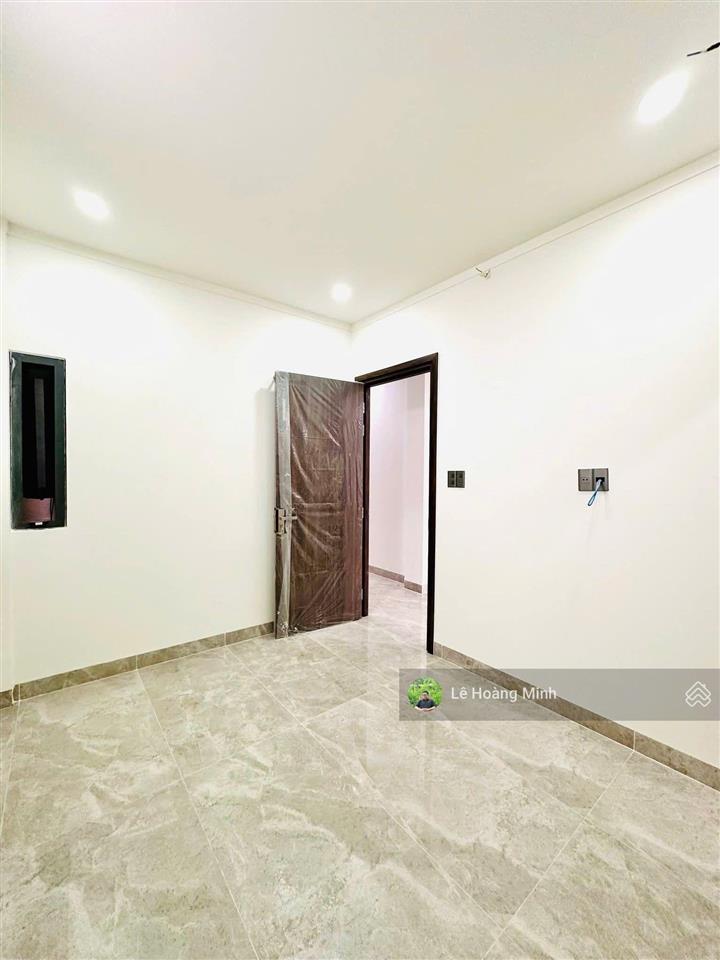 Siêu phẩm 4m x 26m. 5 tầng có thang máy mặt tiền nhánh đông hưng thuận 42. sát kdc an sương