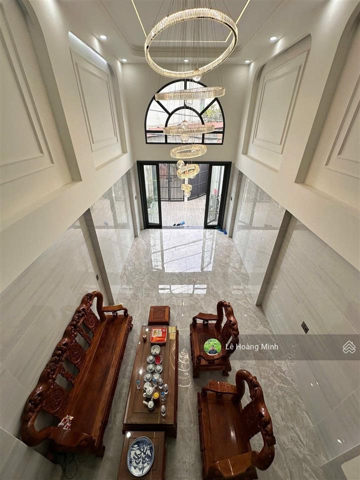 Siêu phẩm 4m x 26m. 5 tầng có thang máy mặt tiền nhánh đông hưng thuận 42. sát kdc an sương