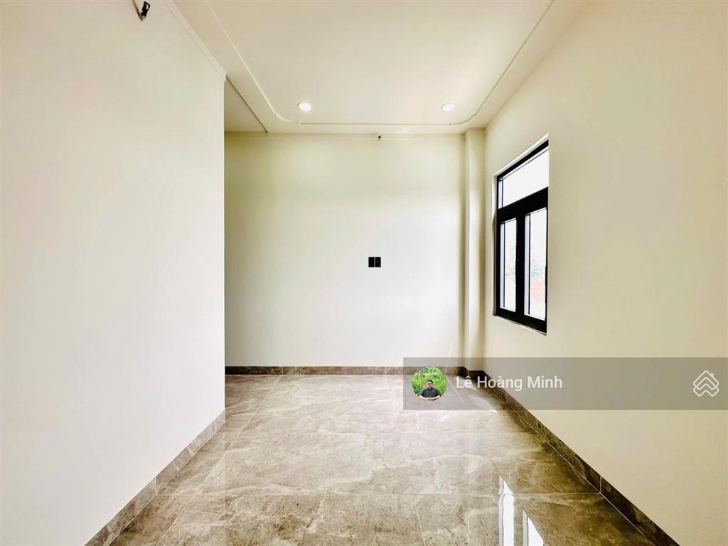 Siêu phẩm 4m x 26m. 5 tầng có thang máy mặt tiền nhánh đông hưng thuận 42. sát kdc an sương