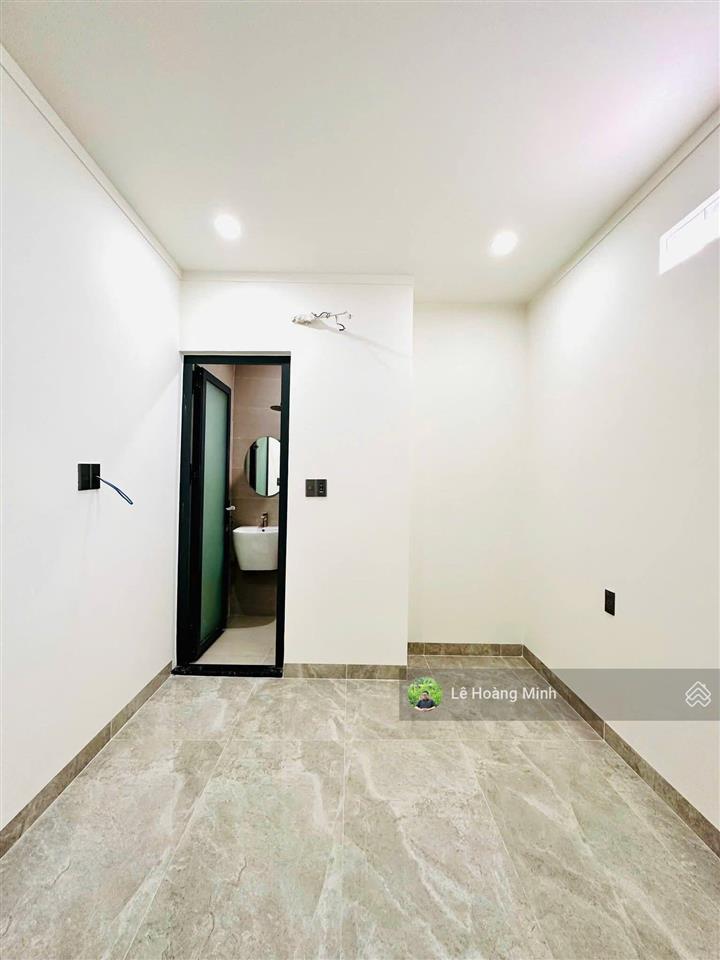 Siêu phẩm 4m x 26m. 5 tầng có thang máy mặt tiền nhánh đông hưng thuận 42. sát kdc an sương