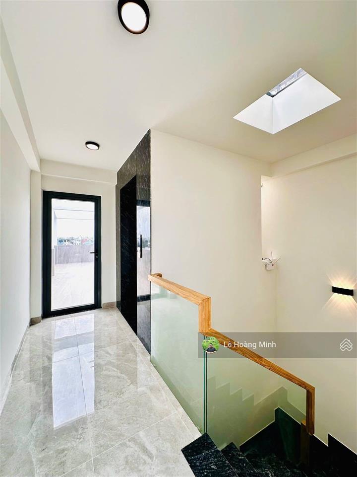 Siêu phẩm 4m x 26m. 5 tầng có thang máy mặt tiền nhánh đông hưng thuận 42. sát kdc an sương