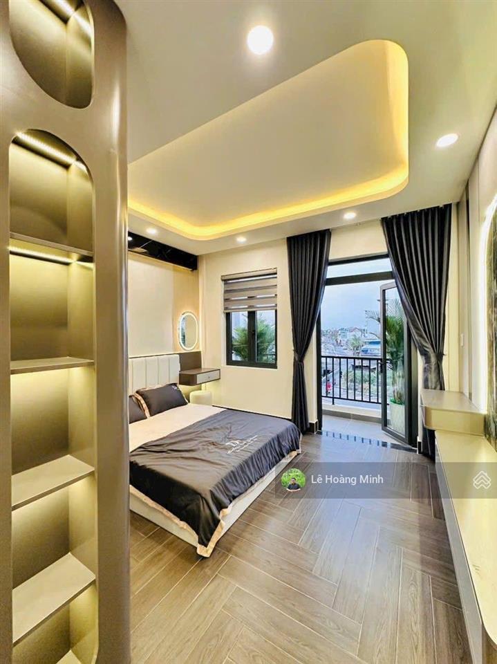 Siêu phẩm dài tới 28m xây 4 tầng có thang máy mặt tiền nhánh kinh doanh hà huy giáp