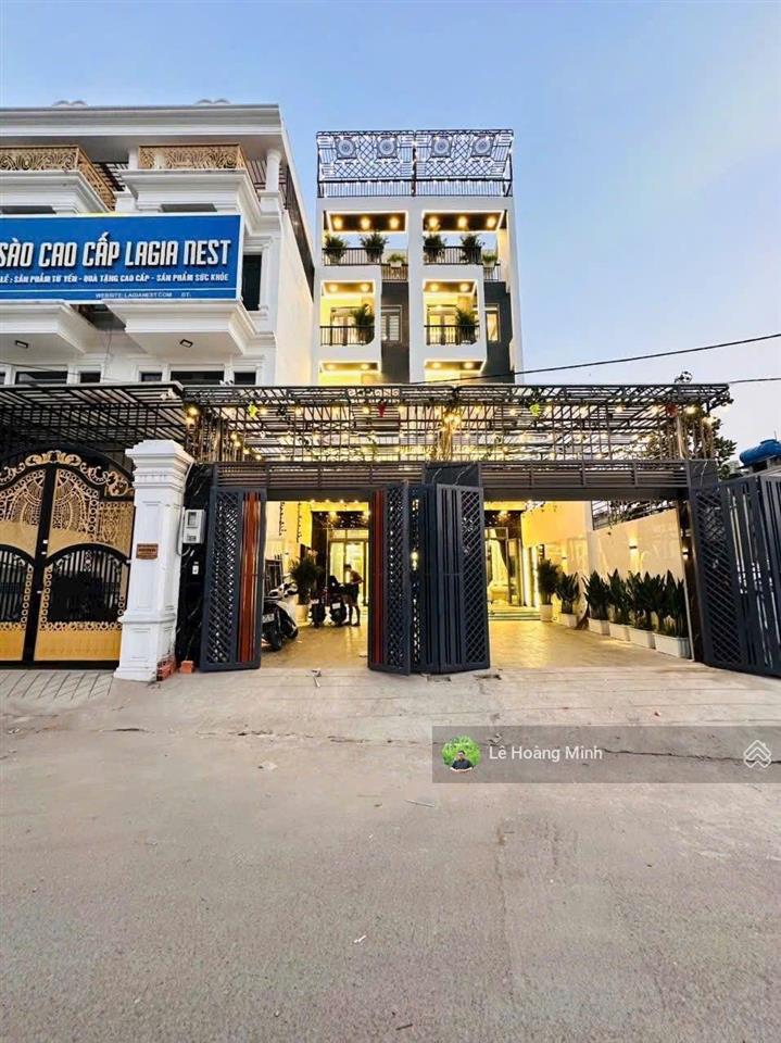Siêu phẩm dài tới 28m xây 4 tầng có thang máy mặt tiền nhánh kinh doanh hà huy giáp