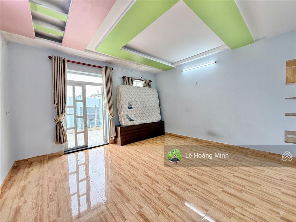 Nhà phố 5,2m x 20m, xây 3 lầu hẻm xe hơi 885 đường nguyễn ảnh thủ. ngay tch 10