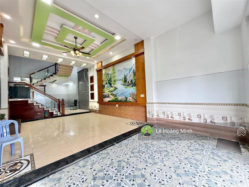 Nhà phố 5,2m x 20m, xây 3 lầu hẻm xe hơi 885 đường nguyễn ảnh thủ. ngay tch 10