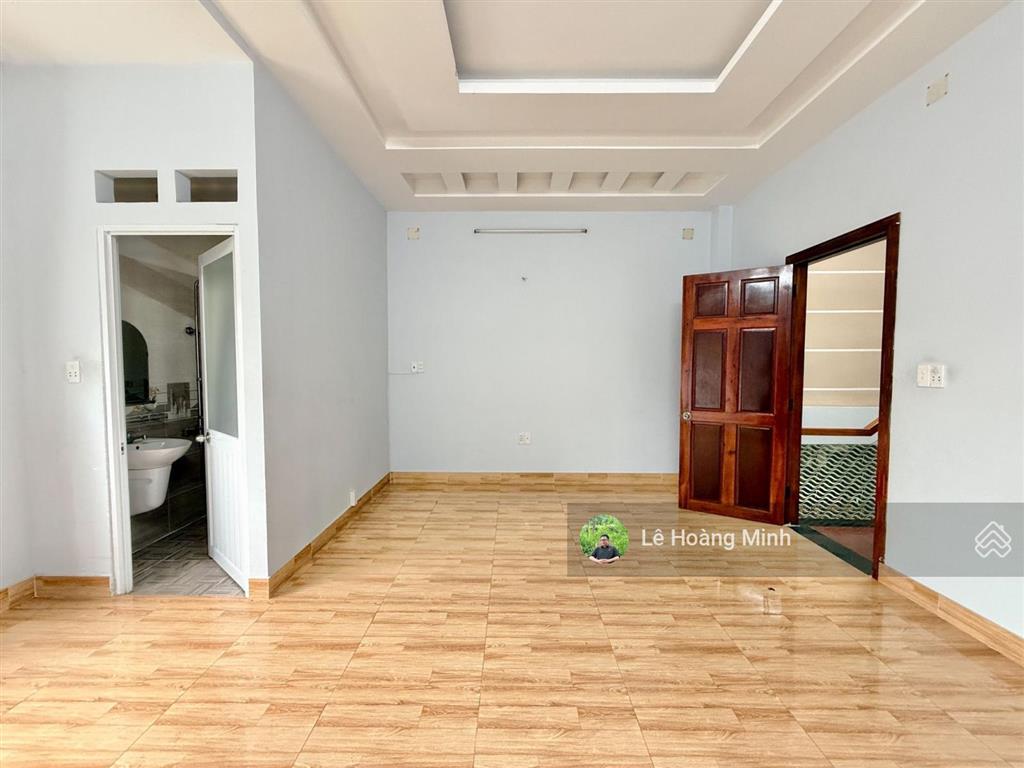 Nhà phố 5,2m x 20m, xây 3 lầu hẻm xe hơi 885 đường nguyễn ảnh thủ. ngay tch 10