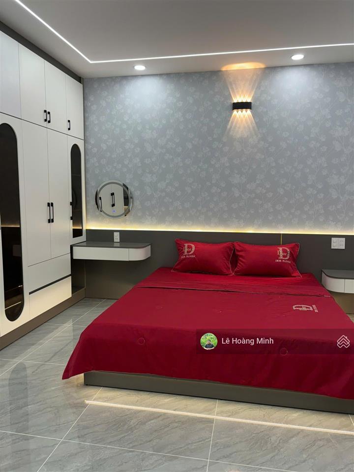 Siêu phẩm ngang 5,5m xây 4 tầng thang máy hẻm rộng 14m thông khu vip tch 10