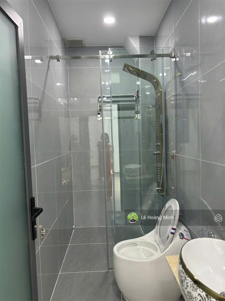 Siêu phẩm ngang 5,5m xây 4 tầng thang máy hẻm rộng 14m thông khu vip tch 10