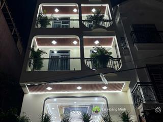 Siêu phẩm ngang 5.5m xây 4 tầng thang máy hẻm rộng 14m thông khu vip tch 10