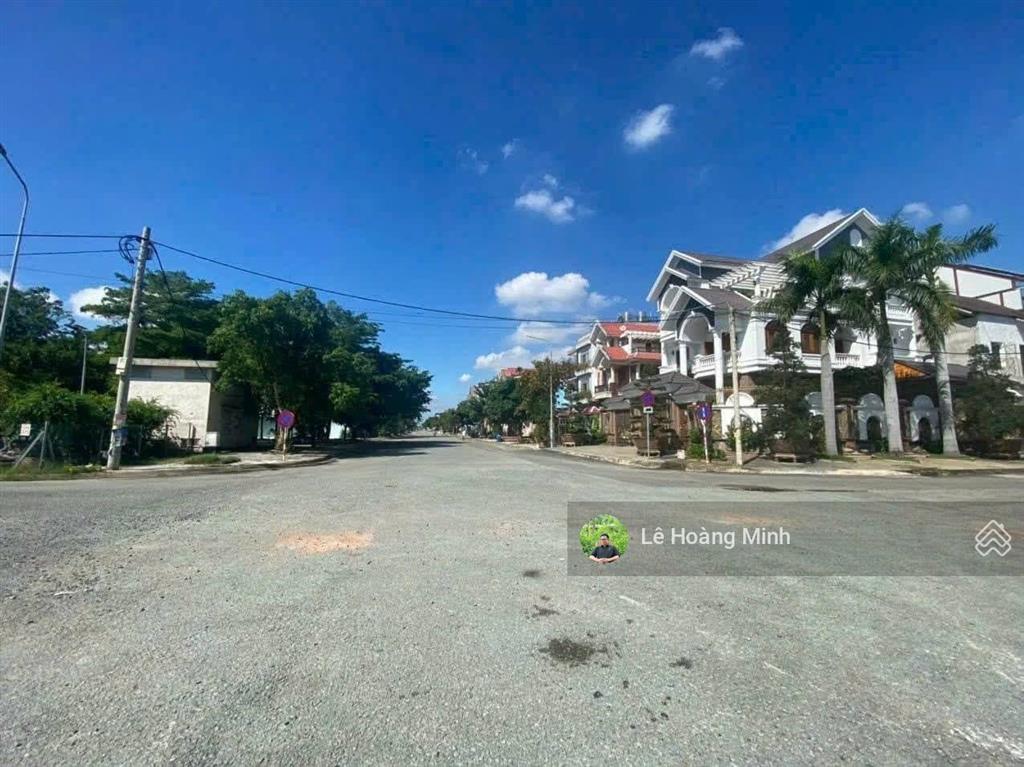 Lô đất biệt thự 10m x 20m. view sông vàm thuật trục chính đường 20m kdc phú nhuận