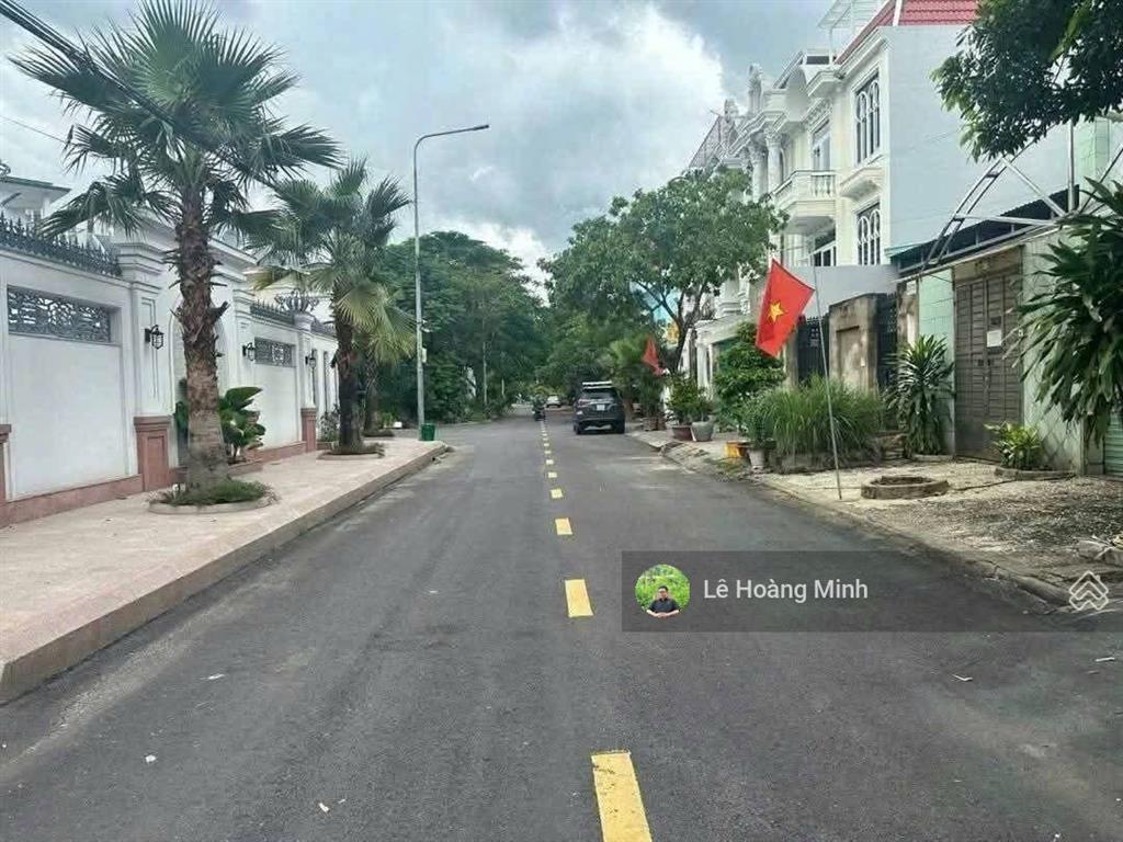 Lô đất đẹp 10m x 18m. 180m2 view công viên. khu biệt thự phú nhuận đường lê thị riêng