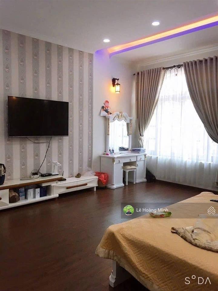 Biệt thự đẹp 12m x 20m. 3 tầng mặt tiền đường đông hưng thuận 17