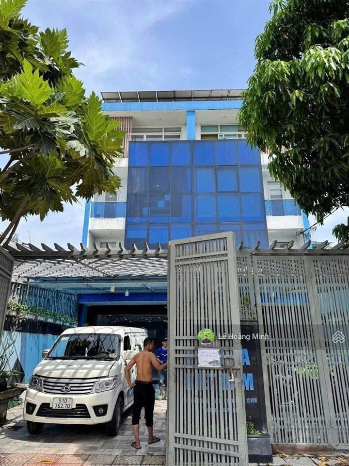 Tòa nhà văn phòng 11m x 34m. xây 4 tầng mặt tiền đường thạnh xuân 22