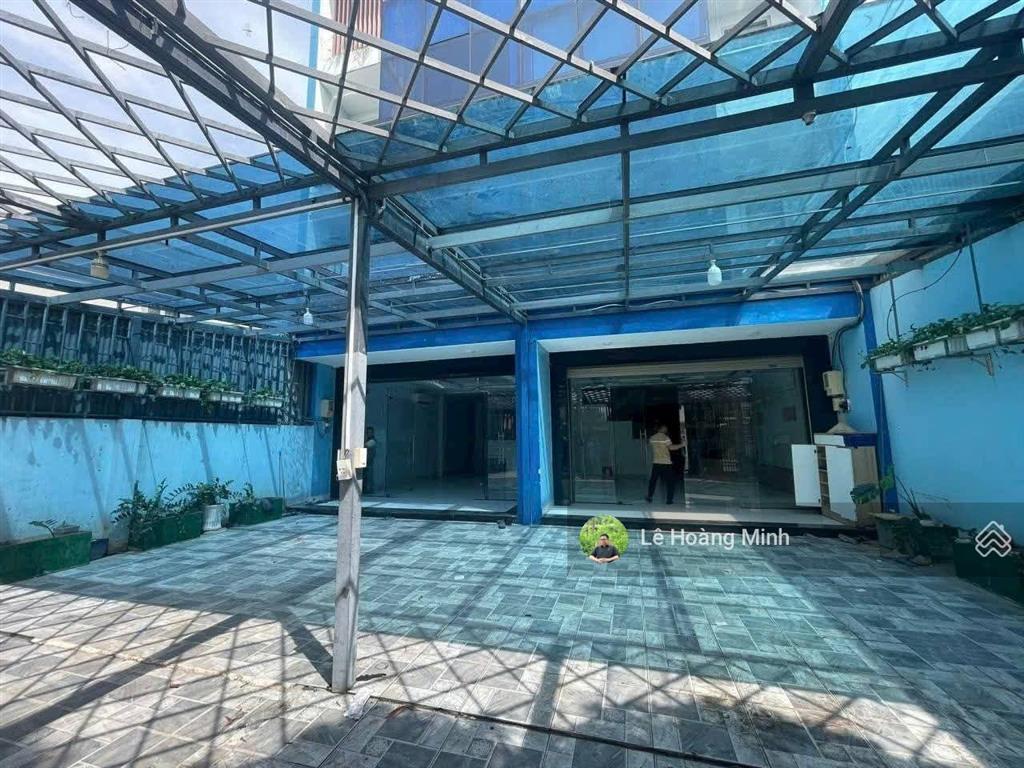 Tòa nhà văn phòng 11m x 34m. xây 4 tầng mặt tiền đường thạnh xuân 22