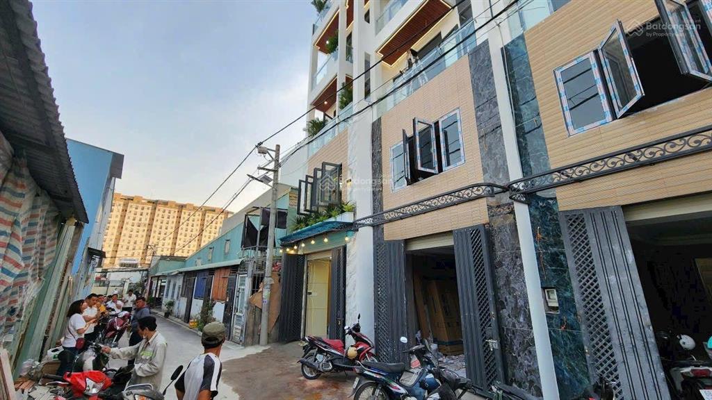 Nhà phố 4 tầng hẻm 6m 1/ đường thạnh lộc 16. ngay ngã tư ga