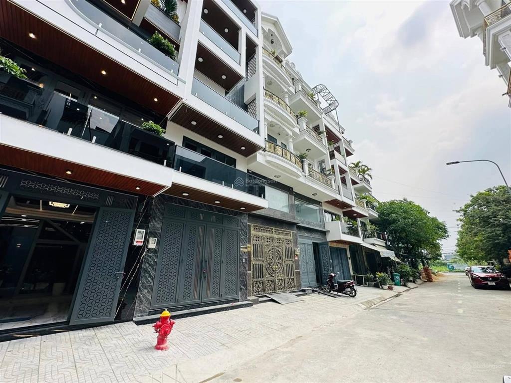 Siêu phẩm 4 tầng có thang máy. hẻm rộng 12m khu vip 1/ thạnh lộc 29. ngay ngã tư ga