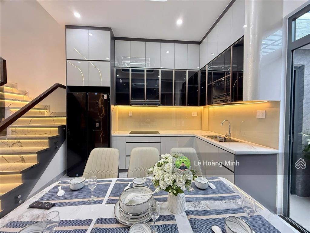 Siêu phẩm 4,2m x 20m. 3 tầng hẻm nhựa 8m đường thạnh thạnh lộc 27. ngay ngã tư ga