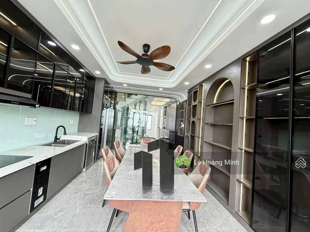Siêu phẩm 4m x 30m, 4 tầng thang máy hẻm rộng 13m khu vip nguyễn ảnh thủ